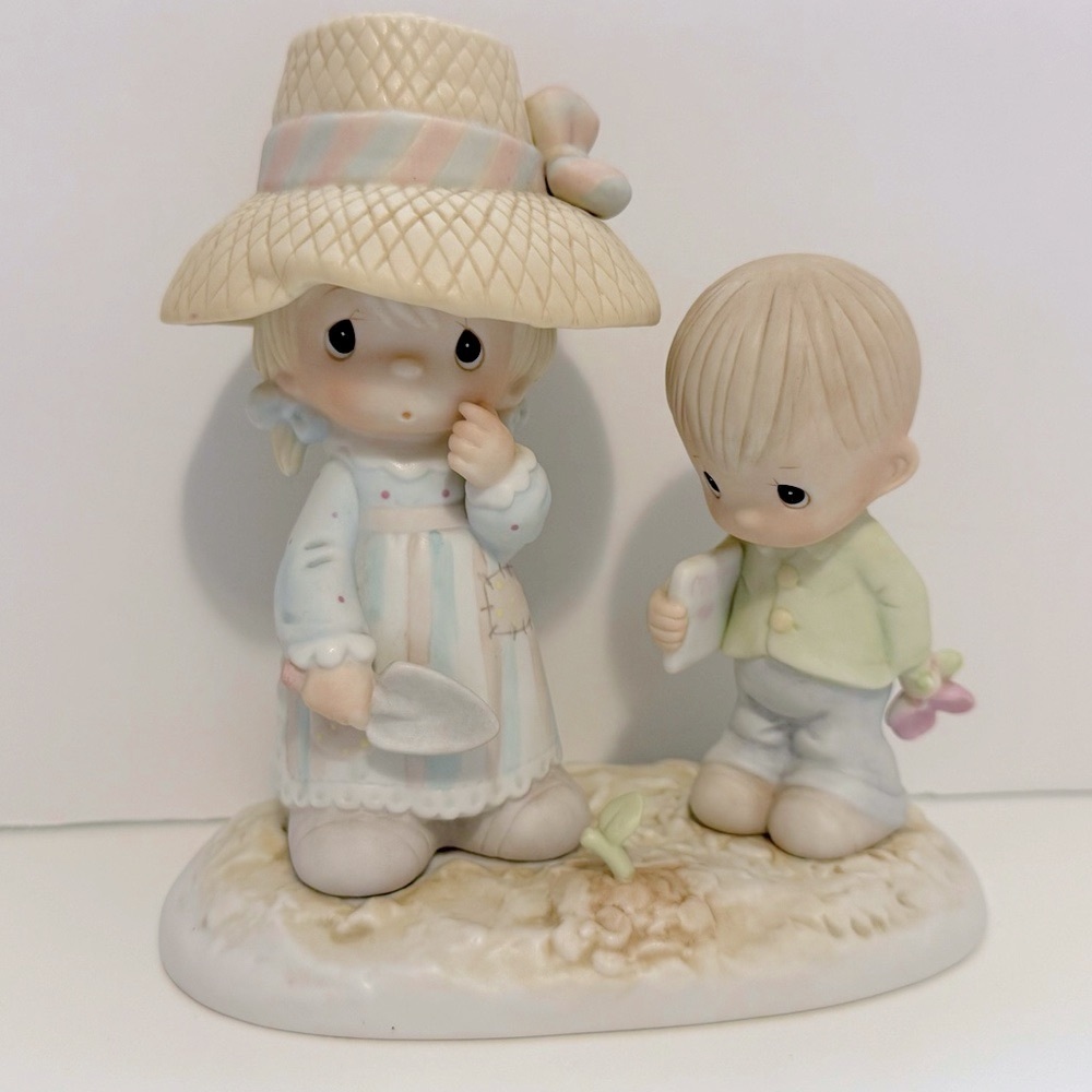 Precious Moments #100536 - I Picked A Special Mom, 1986 Limited Edition